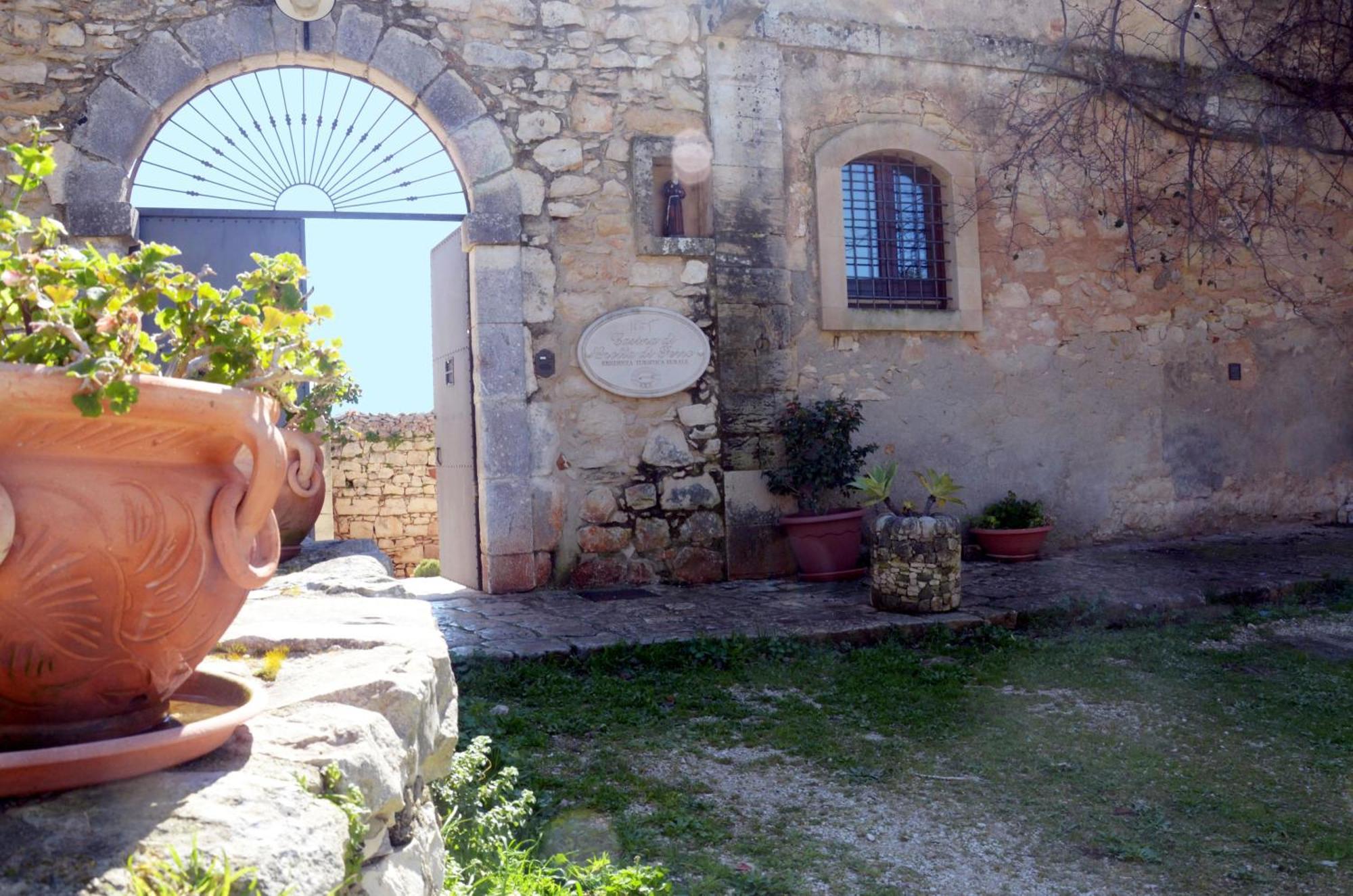 Maison d'hôtes Casina Di Grotta Di Ferro à Santa Croce Camerina Extérieur photo